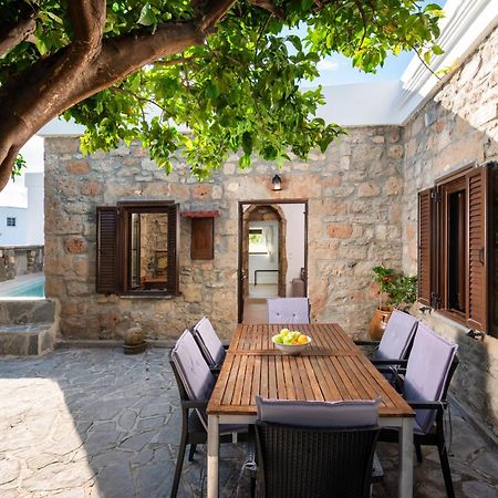 Villa Claudia In Lardos Exterior photo