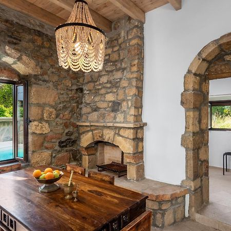 Villa Claudia In Lardos Exterior photo