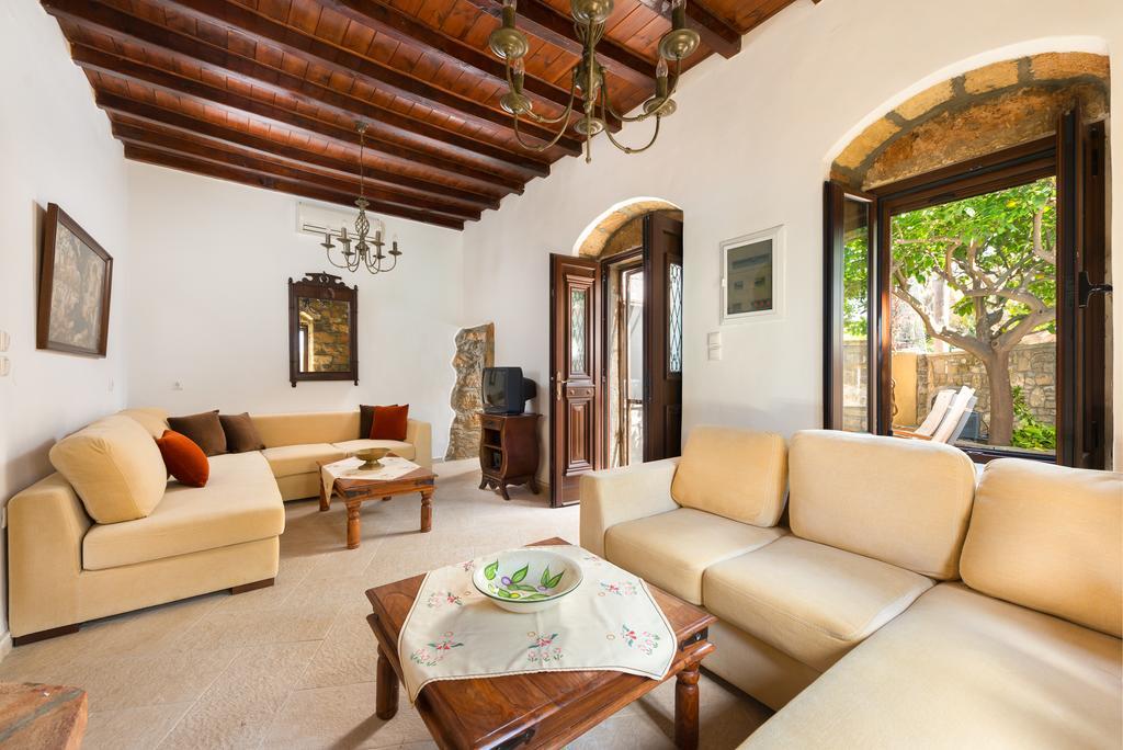 Villa Claudia In Lardos Exterior photo