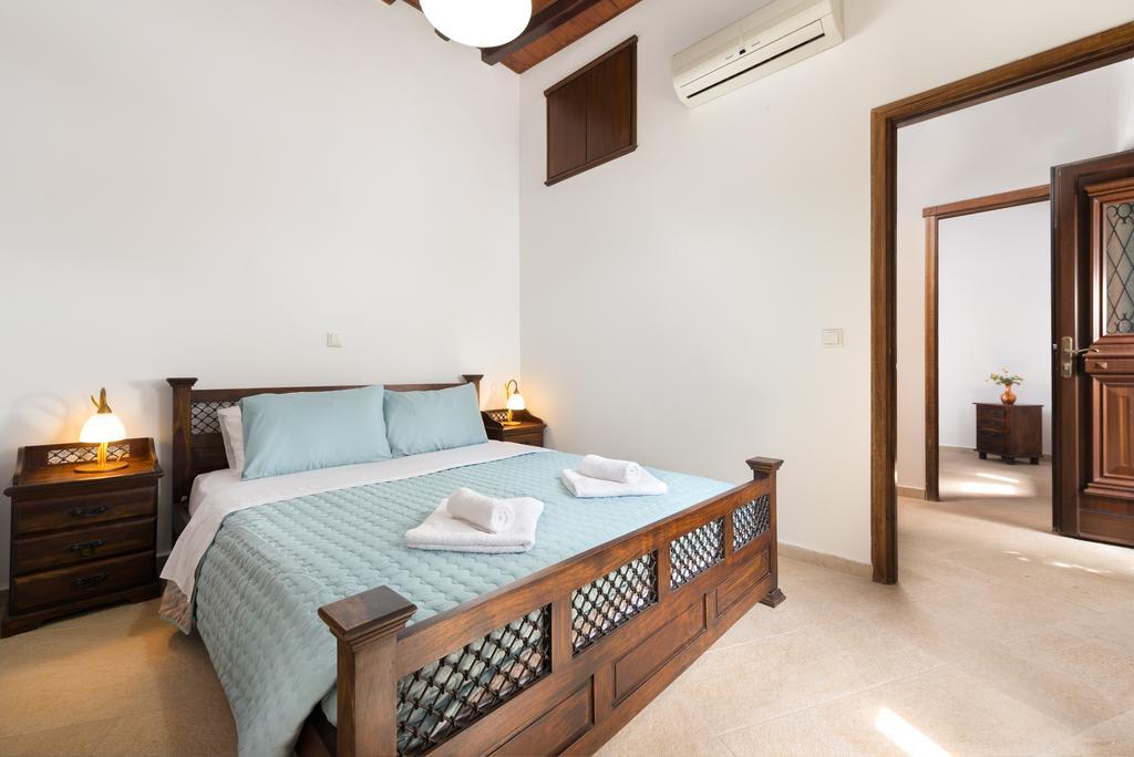 Villa Claudia In Lardos Exterior photo